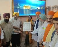 पटना साहिब में मुख्यमंत्री रेखा गुप्ता और अनुराग ठाकुर ने मत्था टेका, बोले — गुरु नानक देव के उपदेश आज भी हैं समाज के मार्गदर्शक