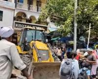 औरंगाबाद में पुरानी सब्जी मंडी पर प्रशासन की बड़ी कार्रवाई, अतिक्रमण हटाने के लिए चला बुलडोजर