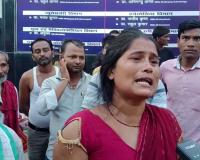 मुजफ्फरपुर अग्निकांड के बाद अपनों की तलाश में भटकते रहे परिजन, अस्पताल परिसर में गूंजती रही चीख-पुकार