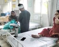 दिल्ली से इलाज कर लौट रहे परिवार की कार ट्रेलर से टकराई, नवजात समेत पांच घायल