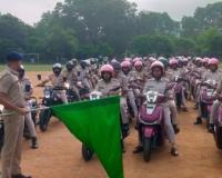 महिलाओं और छात्राओं की सुरक्षा को उतरी ‘अभया ब्रिगेड’, 30 स्कूटी और 40 बाइक से होगी गश्त