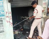 दुकान में लगी भीषण आग, लाखों का सामान जलकर राख; 5 से 6 लाख रुपये के नुकसान का अनुमान