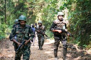 बोकारो: सुरक्षा बलों और नक्सलियों के बीच भीषण मुठभेड़, छह नक्सली ढेर, हथियार बरामद