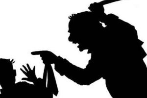  भागलपुर :विधालय  के प्रधानाध्यापक ने तीन छात्राओं को पीटकर किया घायल 