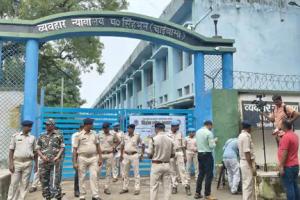 राहुल गांधी चाईबासा पहुंचे, मानहानि मामले में एमपी-एमएलए कोर्ट में होंगे पेश