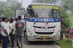 गयाजी में स्कूल बस ड्राइवर को बाइक सवार दो बदमाशों ने खींचकर गोली मारी, हालत गंभीर 