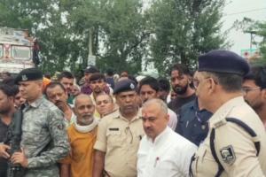 औरंगाबाद में तेज रफ्तार स्कॉर्पियो ने ली युवक की जान, खेत में मिला शव, ग्रामीणों ने किया रोड जाम