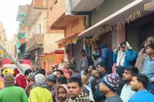 दाउदनगर में कपड़े के गोदाम में भीषण आग, लाखों की संपत्ति राख