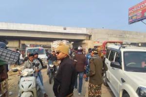 शेरघाटी के नयाबाजार में चला प्रशासन का बुलडोजर, अतिक्रमण हटते ही खुली सड़क