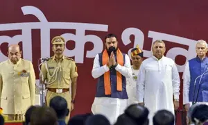  सम्राट चौधरी ने बिहार के 24वें मुख्यमंत्री के रूप में संभाल पदभार, विजय चौधरी और बिजेंद्र यादव बने उपमुख्यमंत्री 