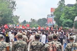 पटना में छात्रों के राजभवन मार्च से पहले बवाल, पुलिस लाठीचार्ज और वाटर कैनन से प्रदर्शनकारियों को रोका