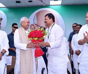 जेडीयू विधायक दल की बैठक में नेता का फैसला टला, चयन का अधिकार नीतीश कुमार को सौंपा गया