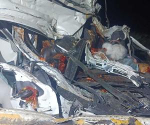 हजारीबाग में दर्दनाक हादसा: गया के एक ही परिवार के 6 लोगों की मौत, ट्रक की टक्कर के बाद खाई में गिरी कार