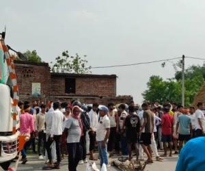 औरंगाबाद:  ट्रैक्टर-कार की टक्कर में 3 लोगों की मौत, 2 घायल